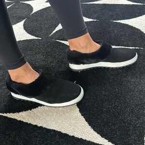 Blondo waterproof Slide Sneaker